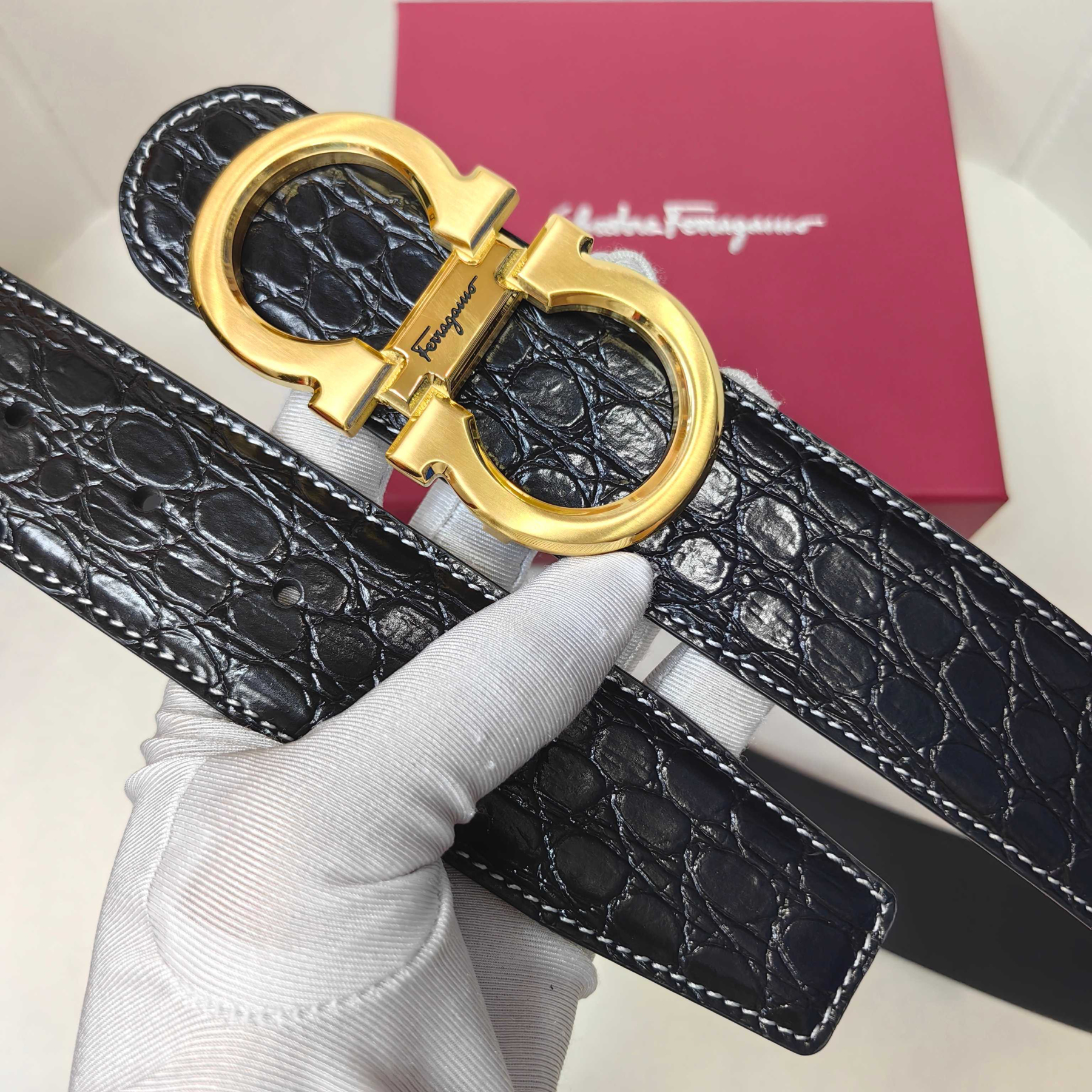【新規倉庫入り】Salvatore Ferragamo 職人仕上げ高級ベルト「全長約 100cm」