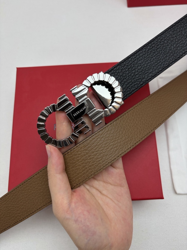 【新規倉庫入り】Salvatore Ferragamo 職人仕上げ高級ベルト「全長約 100cm」