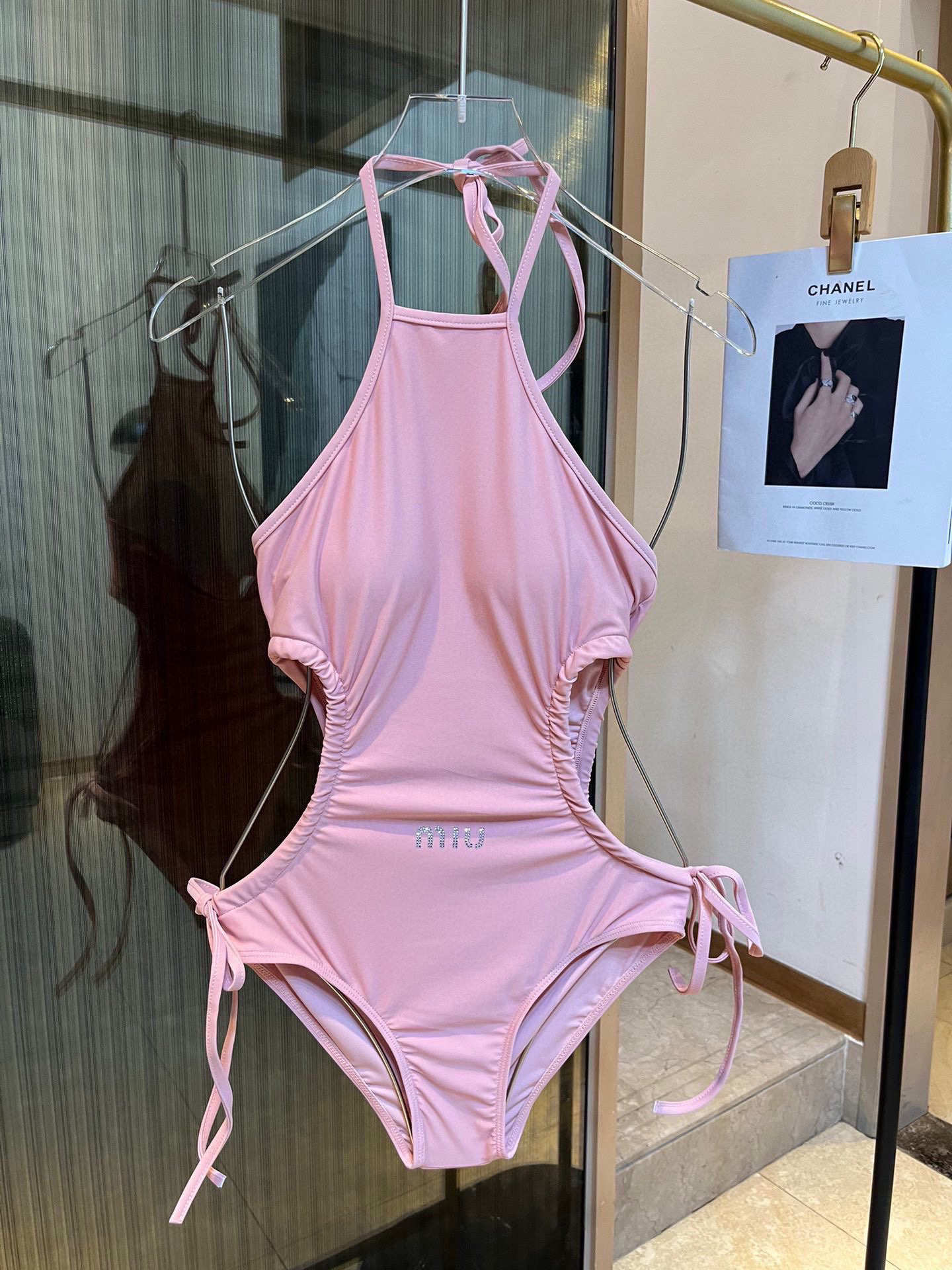 ミュウミュウ「Miu Miu」ワンピース水着「2025夏季限定・人気プレミアムスイム登場！」