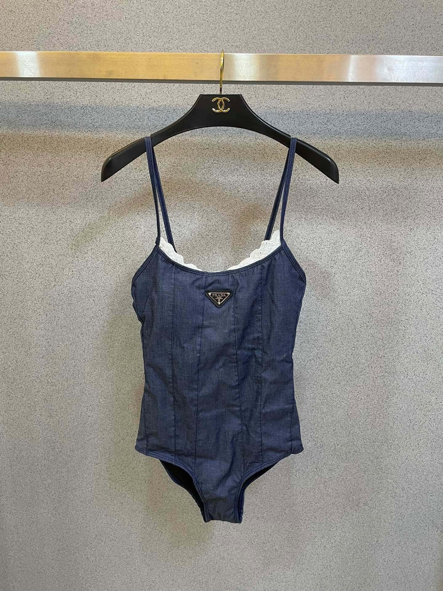 プラダ「PRADA」ワンピース水着「2025夏季限定・人気プレミアムスイム登場！」