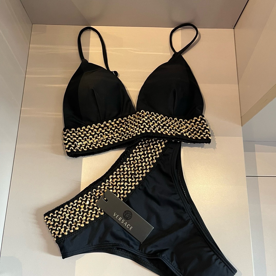 ヴェルサーチ「Versace」セパレート水着「2025夏季限定・人気プレミアムスイム登場！」