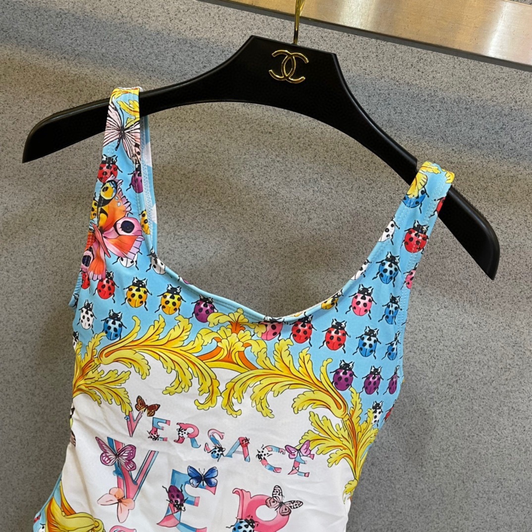 ヴェルサーチ「Versace」ワンピース水着「2025夏季限定・人気プレミアムスイム登場！」