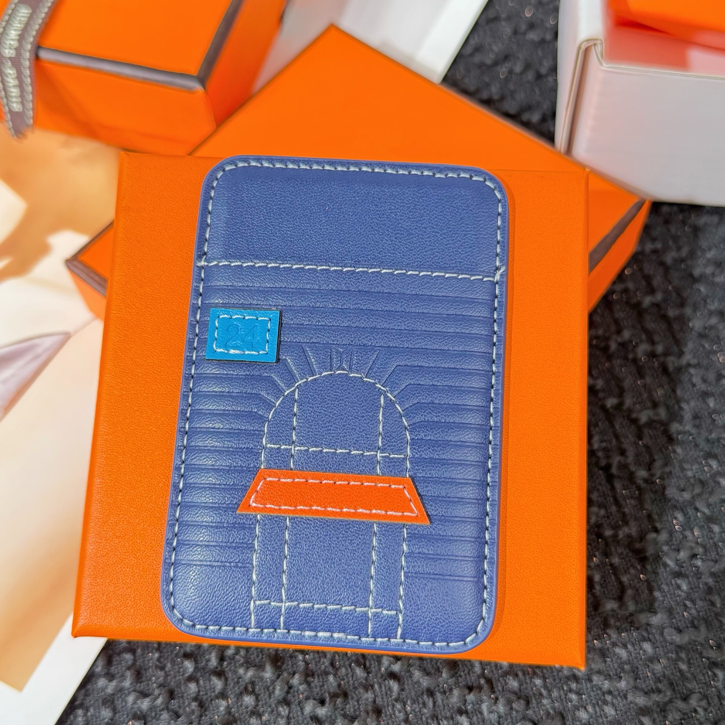 【限定新入荷】エルメス Cheval MagSafe 本革カードケース「12 シリーズ以降全 iPhone 対応」