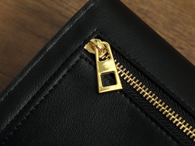 ロエベ「LOEWE」アナグラム コンティネンタル ウォレット 3色