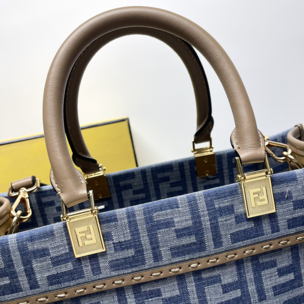 フェンディ「Fendi」Sunshine ミディアム レザー トートバッグ