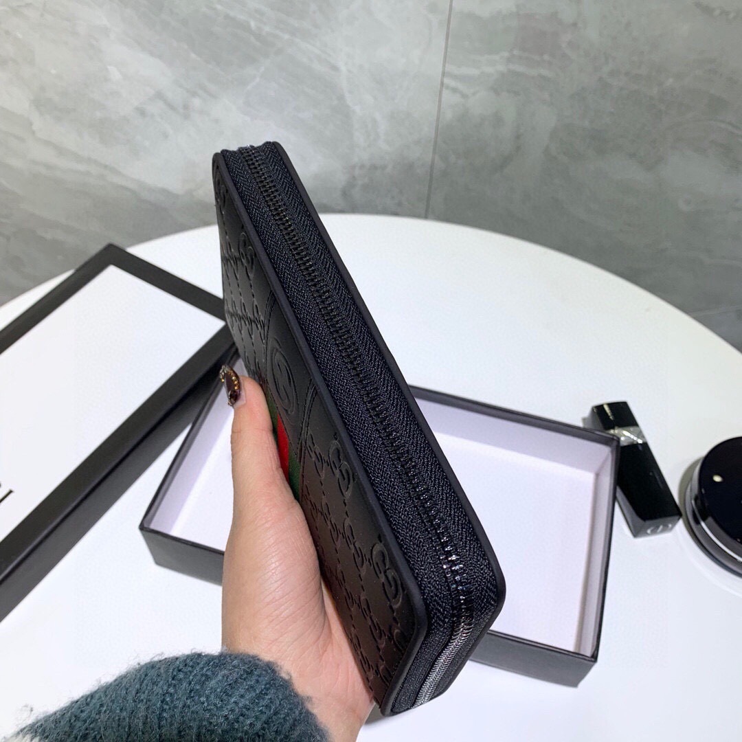 グッチ「Gucci」シグネチャー レザー ウェブ ジップアラウンドウォレット