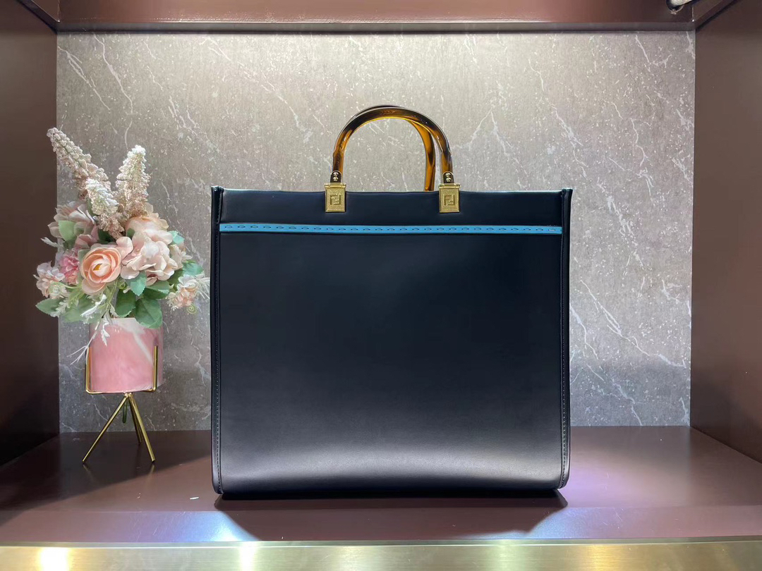 フェンディ「Fendi」Sunshine レザー ミディアム トートバッグ