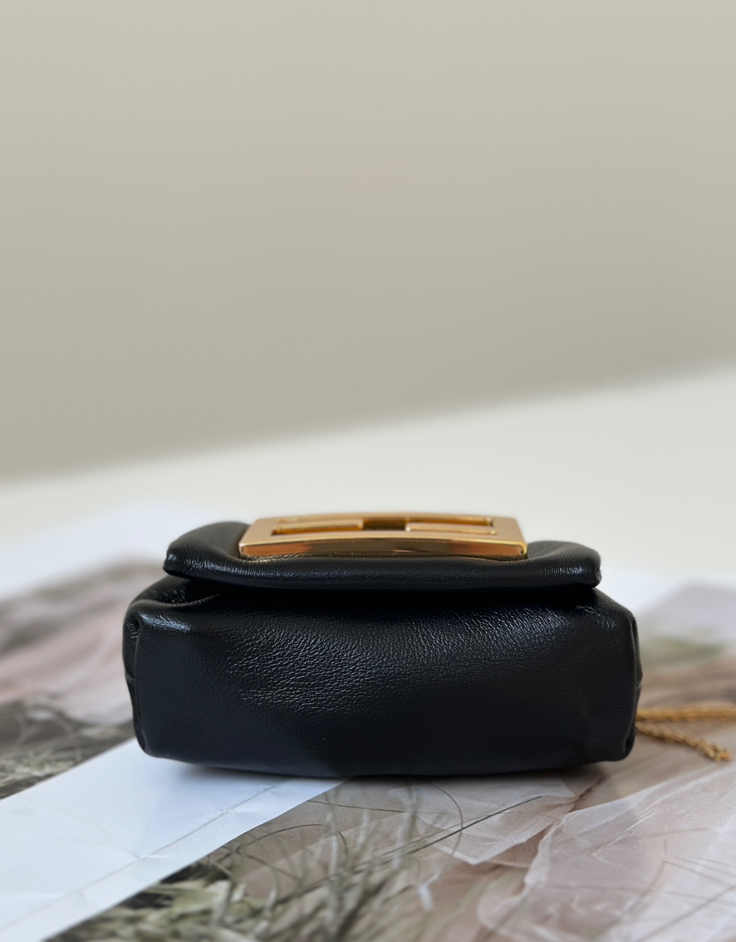 フェンディ「Fendi」Nano Mamma Baguette レザー ハンドバッグ