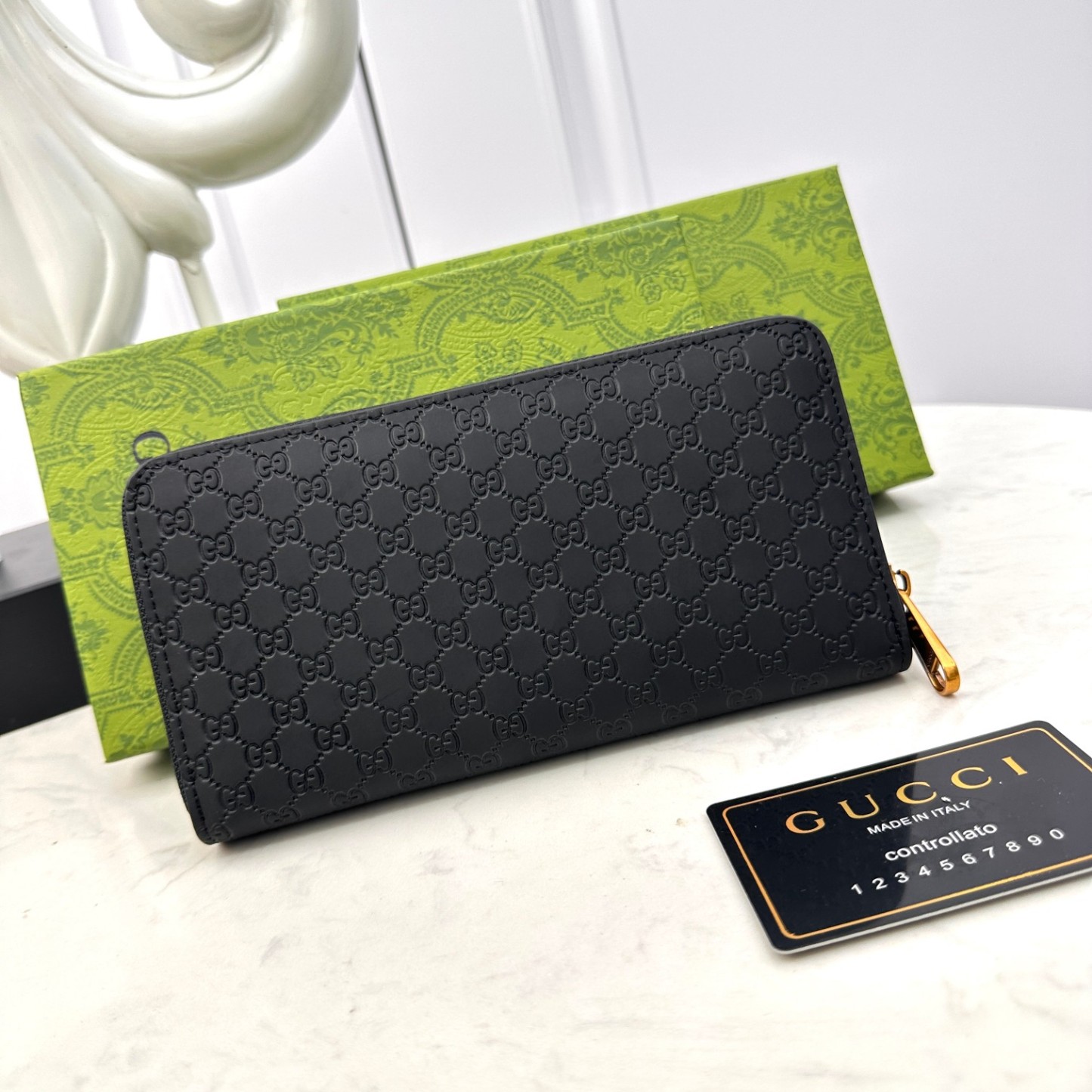 グッチ「Gucci」シグネチャー レザー ウェブ ジップアラウンドウォレット
