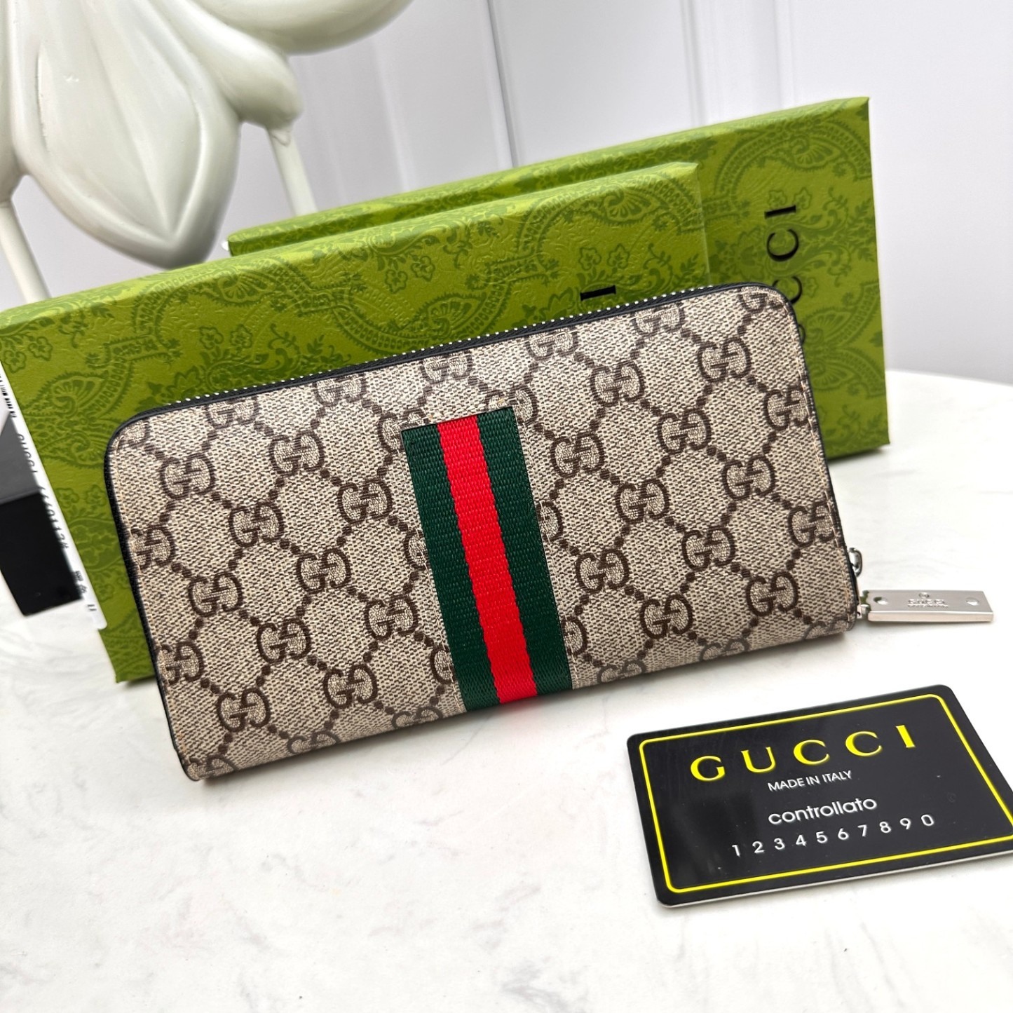 グッチ「Gucci」シグネチャー レザー ウェブ ジップアラウンドウォレット