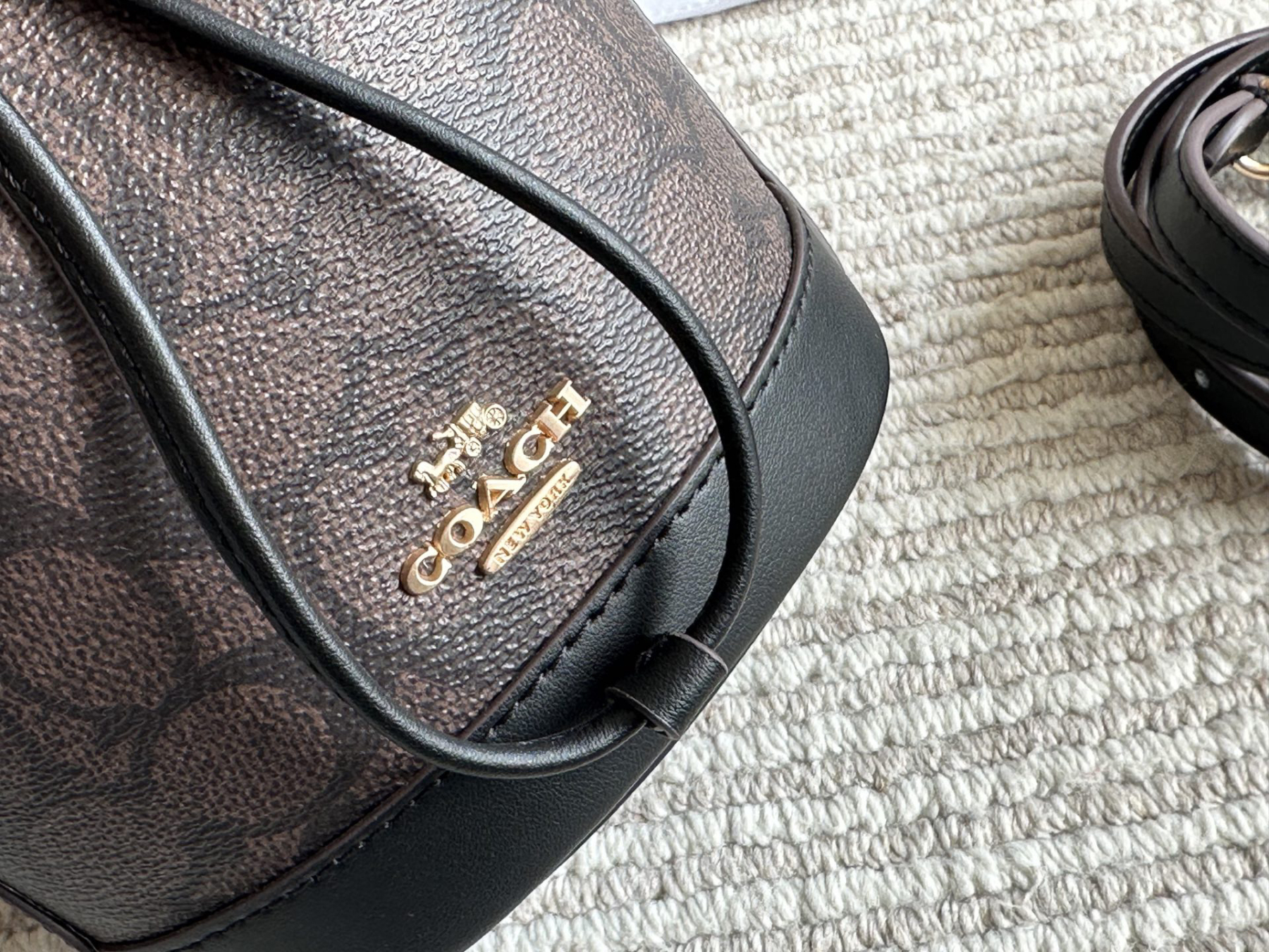 コーチ「Coach」Mini Dempsey バケットバッグ