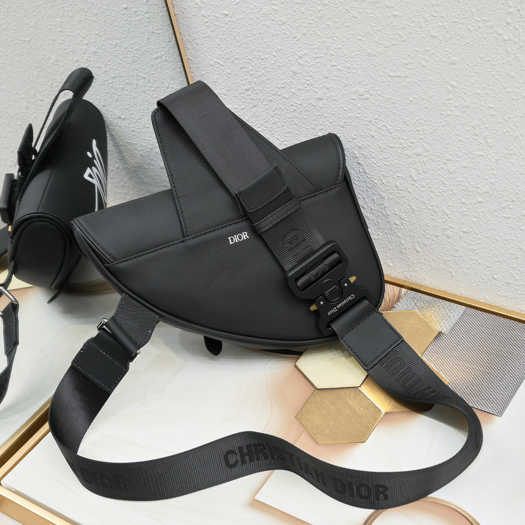 【大人気逸品】 ディオール  サドルバッグ「saddle」