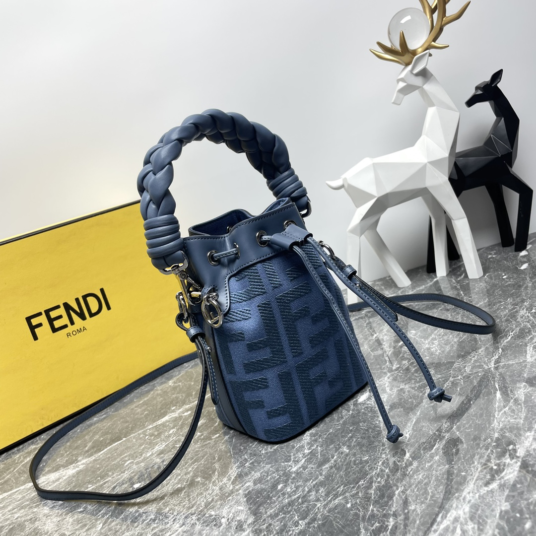 フェンディ「Fendi」 Mon Tresor mini FF刺繍布地バケットバッグ