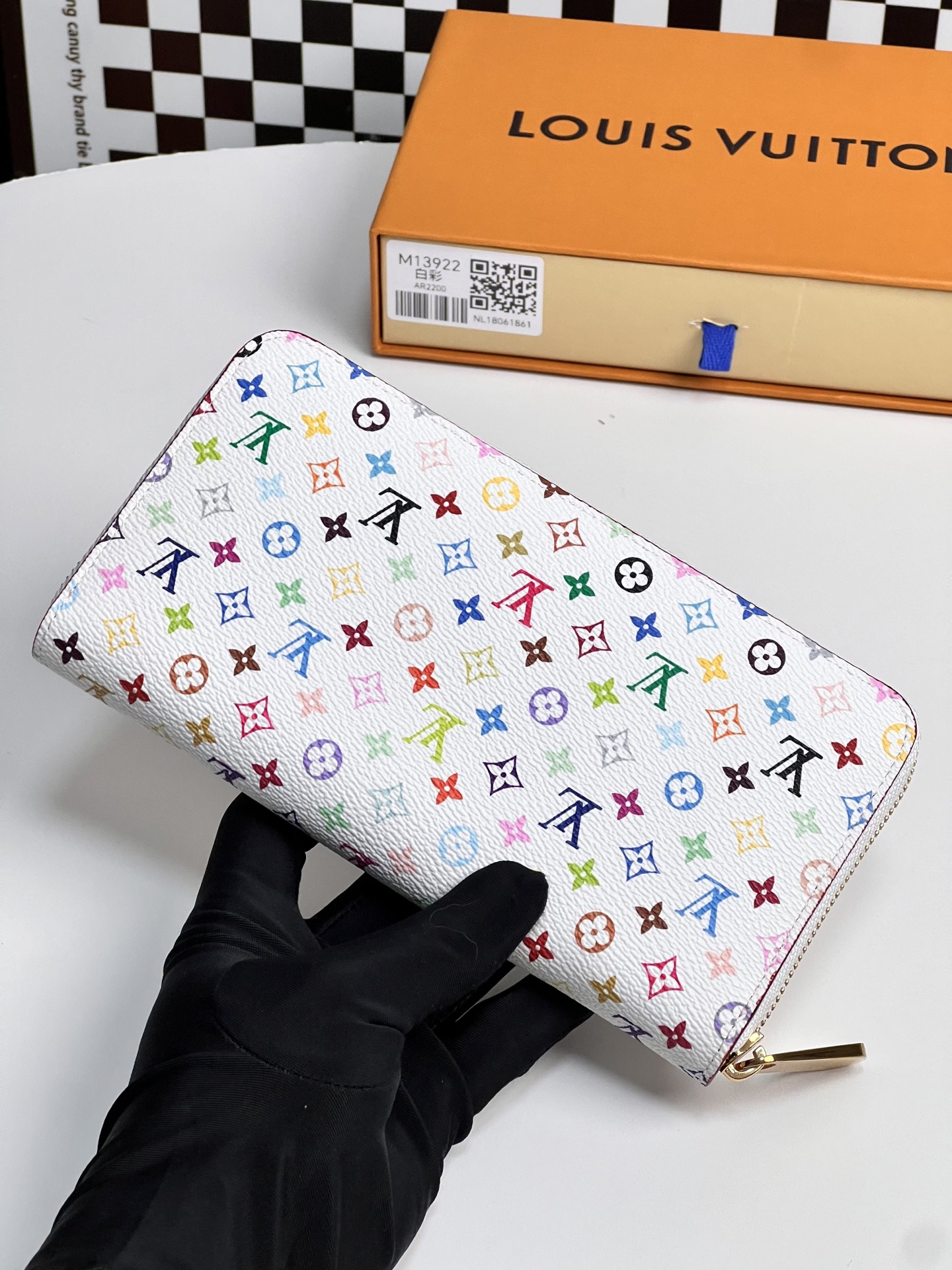 ルイ・ヴィトン(Louis Vuitton) LV × TM ジッピー・ウォレット