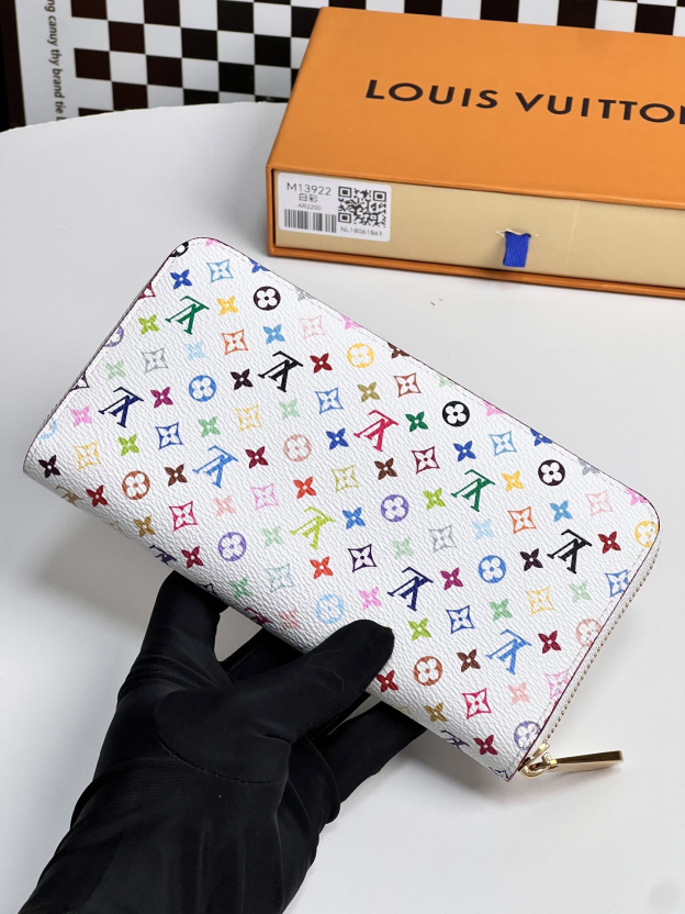 ルイ・ヴィトン「Louis Vuitton」LV × TM ジッピー･ウォレット