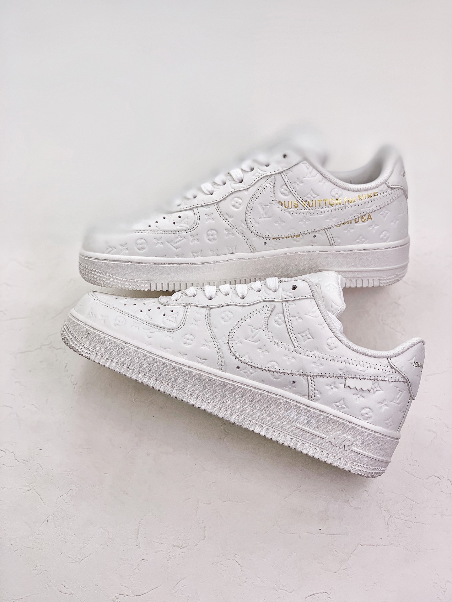 「コラボモデル」Louis Vuitton x Nike SB Dunk Low スニーカー