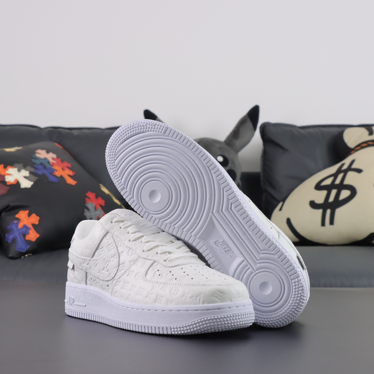 「コラボモデル」Louis Vuitton x Nike SB Dunk Low スニーカー