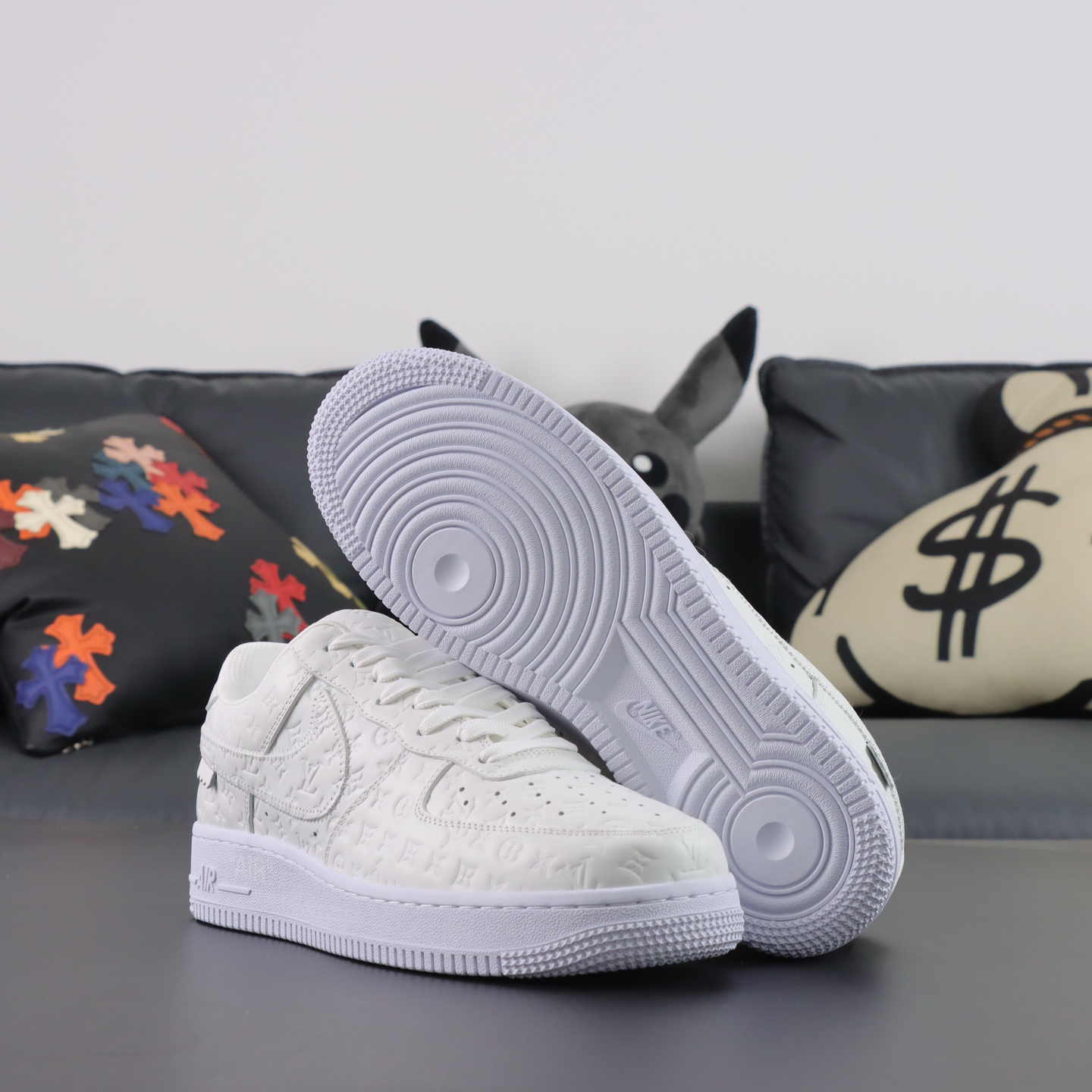 「コラボモデル」Louis Vuitton x Nike SB Dunk Low スニーカー