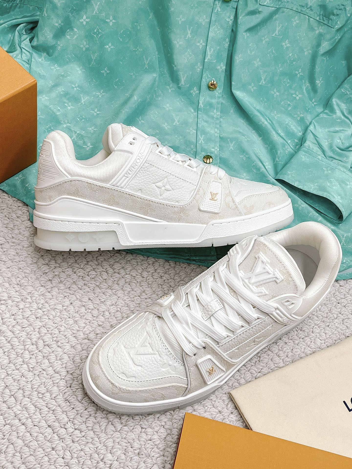 ルイ・ヴィトン「Louis Vuitton」LV トレイナー スニーカー