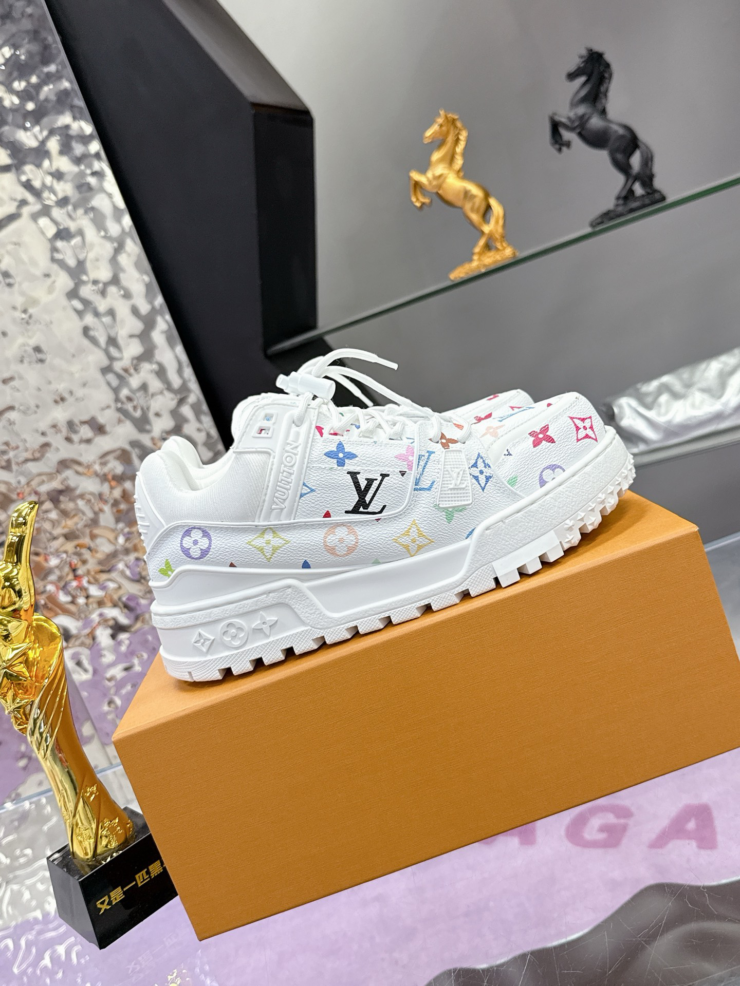 ルイ・ヴィトン「Louis Vuitton」LV × TM LV トレイナー マキシ スニーカー【男女兼用】