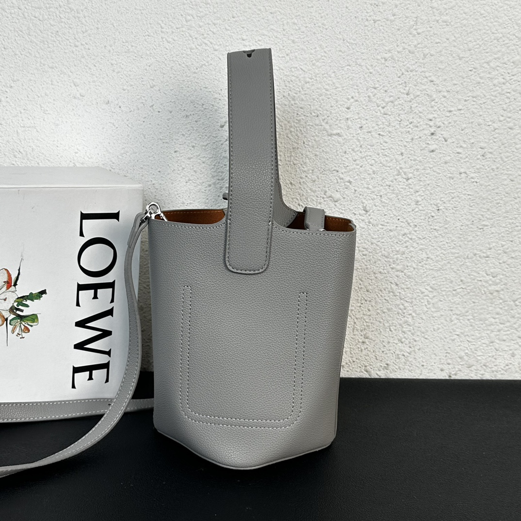 ロエベ「Loewe」FW レザー ハンドバッグ