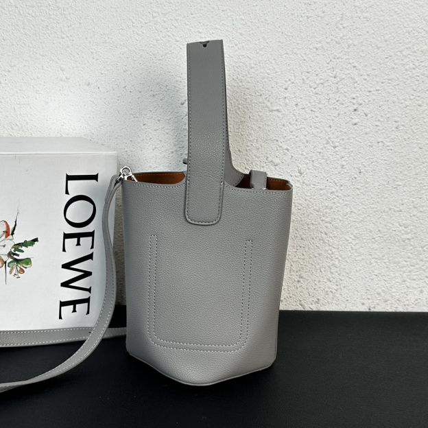 ロエベ「Loewe」FW レザー ハンドバッグ