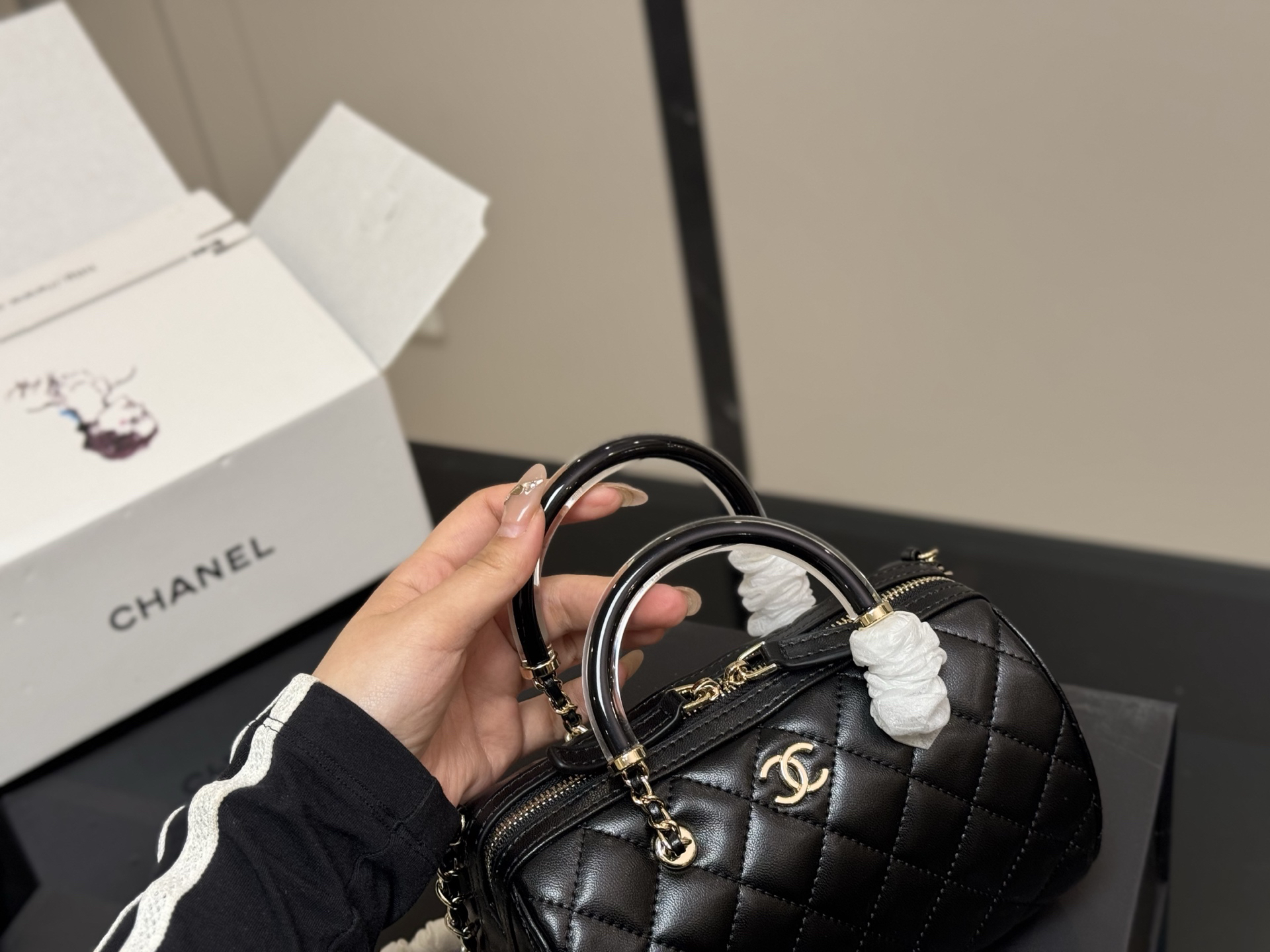 シャネル「Chanel」‌25P ボウリングバッグ