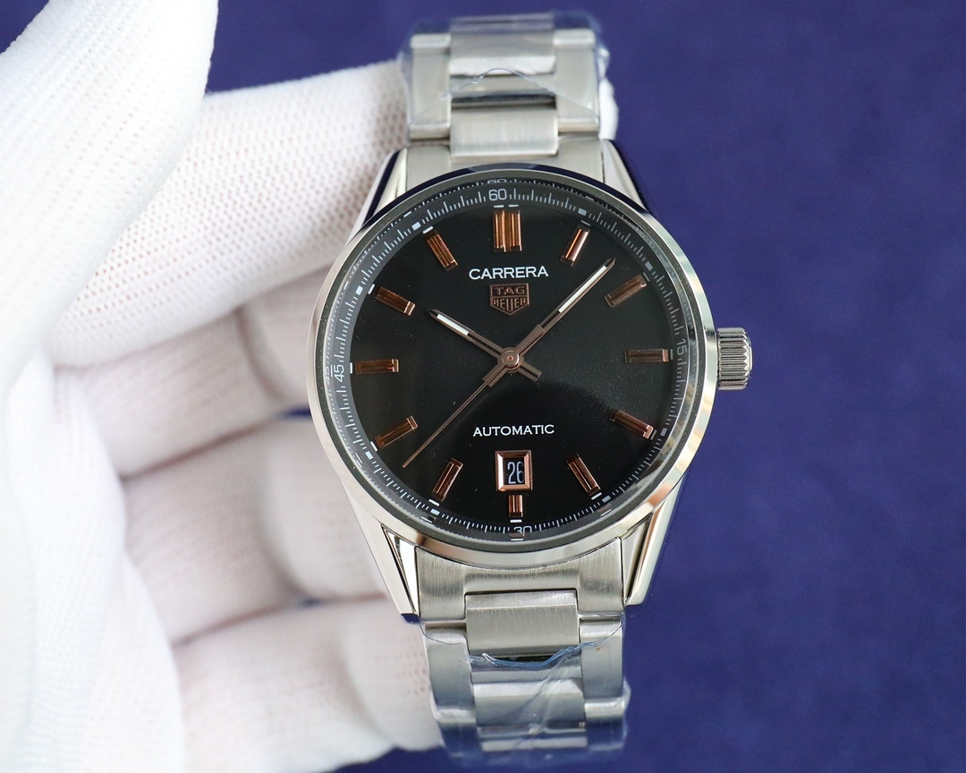 タグ・ホイヤー「TAG Heuer」 カレラ クロノグラフ カレンダー メンズウォッチ40MM