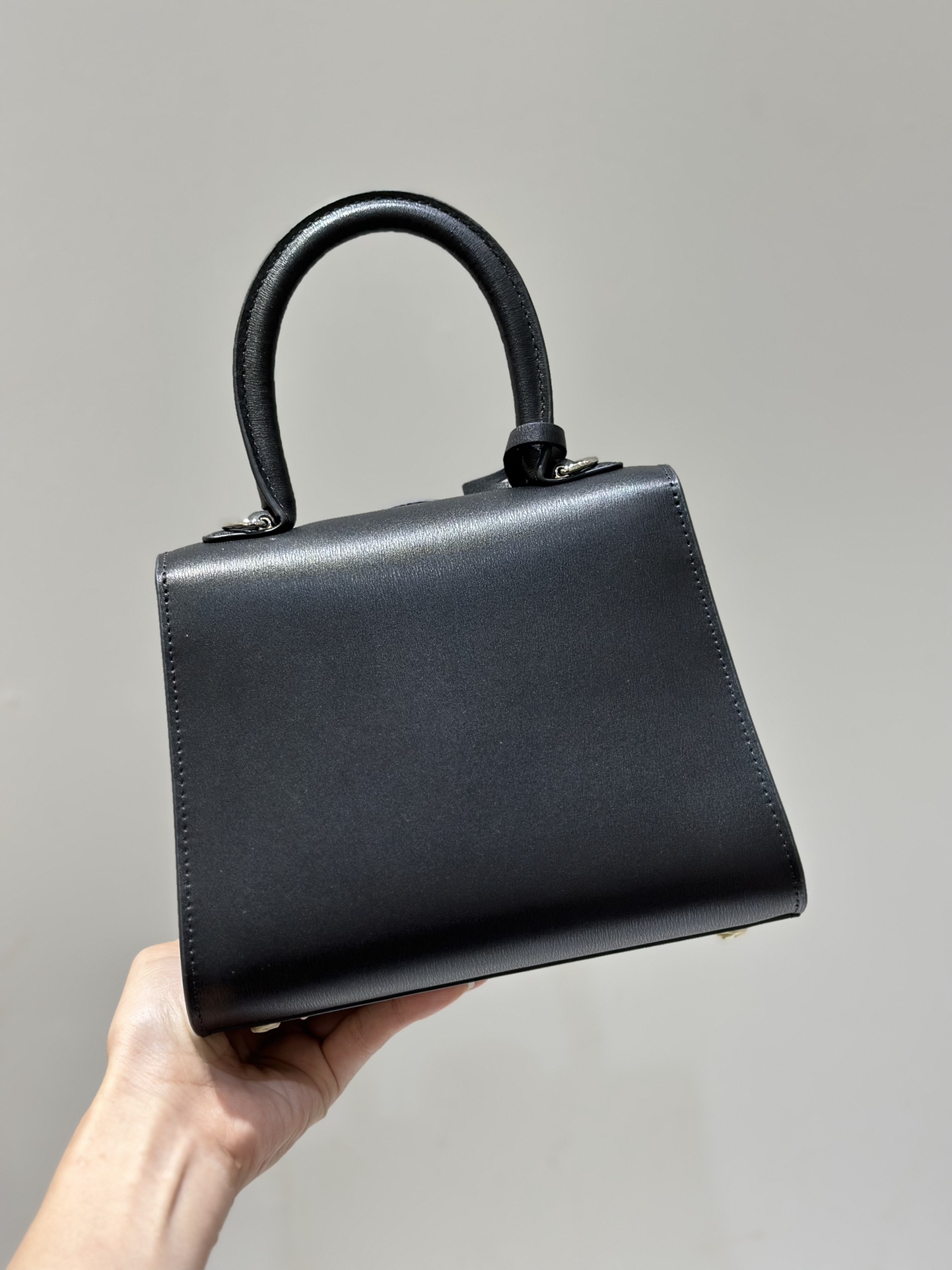 デルヴォー「Delvaux」クラシックハンドバッグ