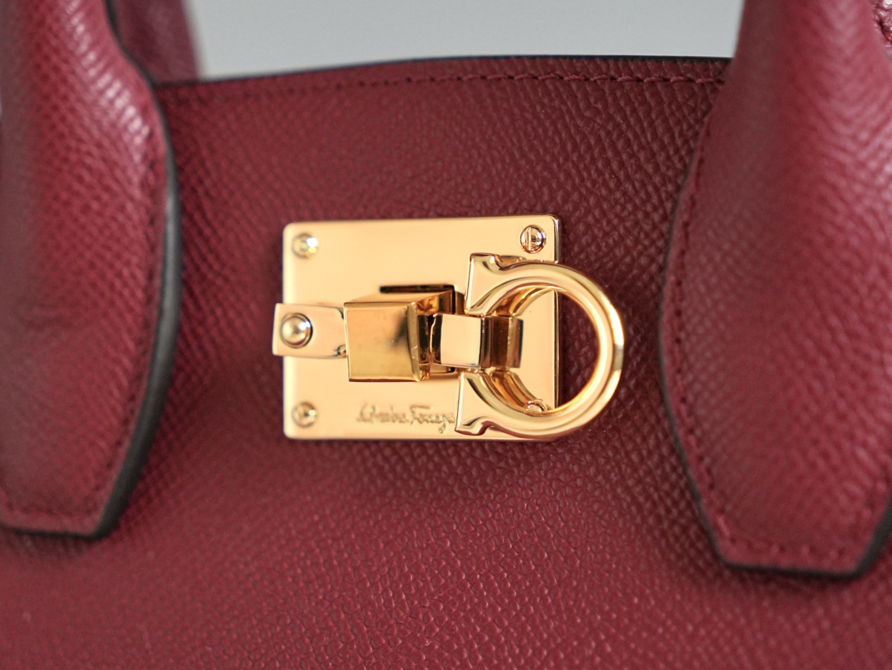 フェラガモ「Ferragamo」スタジオ ソフトトートバッグ