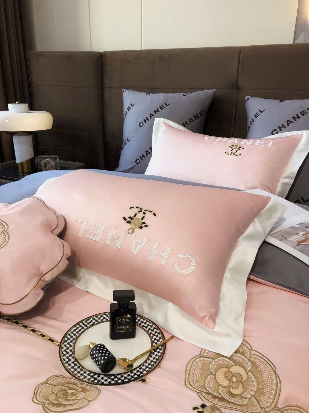 シャネル「Chanel」プレミアムコットン ゴールド＆シルバー刺繍 4点セット