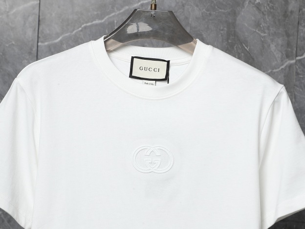 グッチ「Gucci」定番胸元刺繍半袖Tシャツ