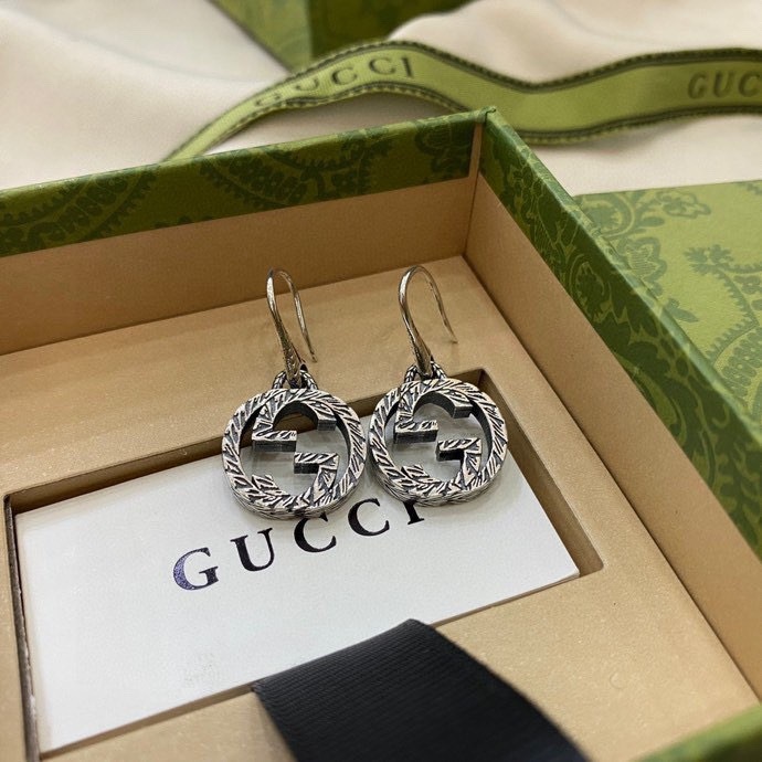 グッチ「Gucci」 Interlocking 双G ピアス（フックタイプ）