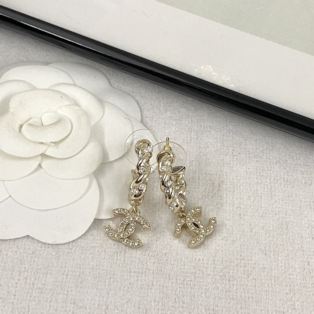 シャネル「Chanel」ツイストパール＆ピンクダイヤモンド ピアス