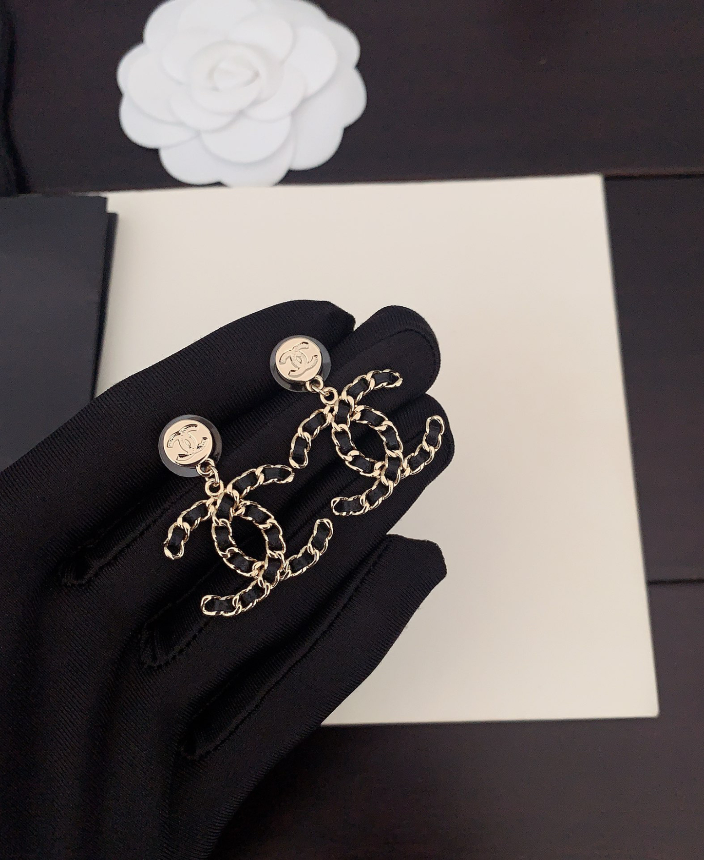 シャネル「Chanel」 レザーCC ピアス