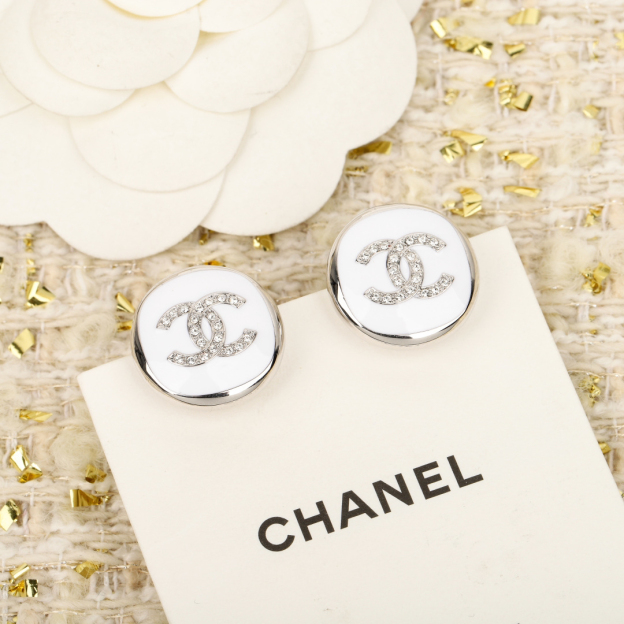 シャネル「Chanel」ラウンドエナメルCC ピアス