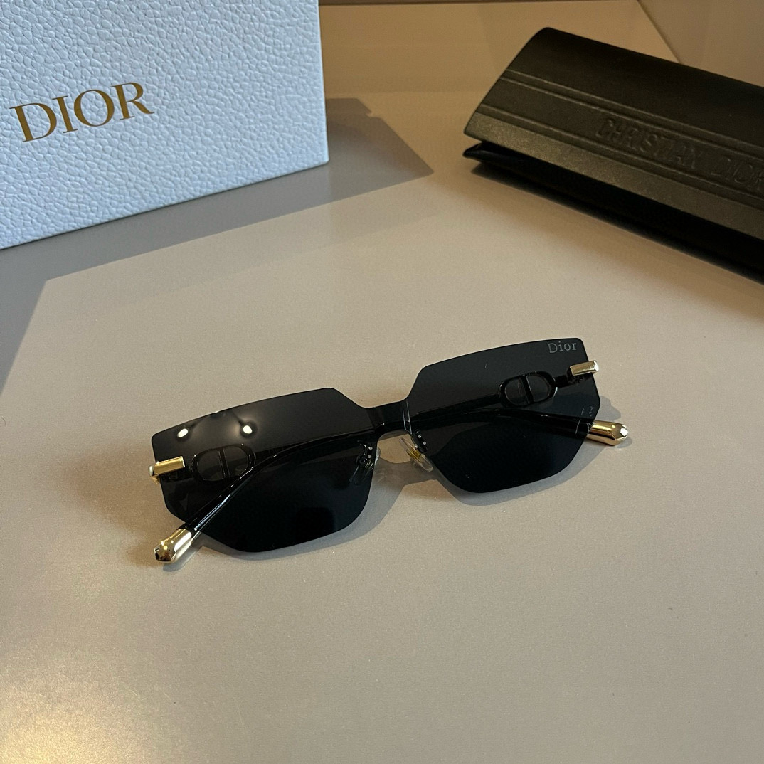 ディオール「Dior」So Real サングラス