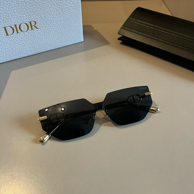 ディオール「Dior」So Real サングラス