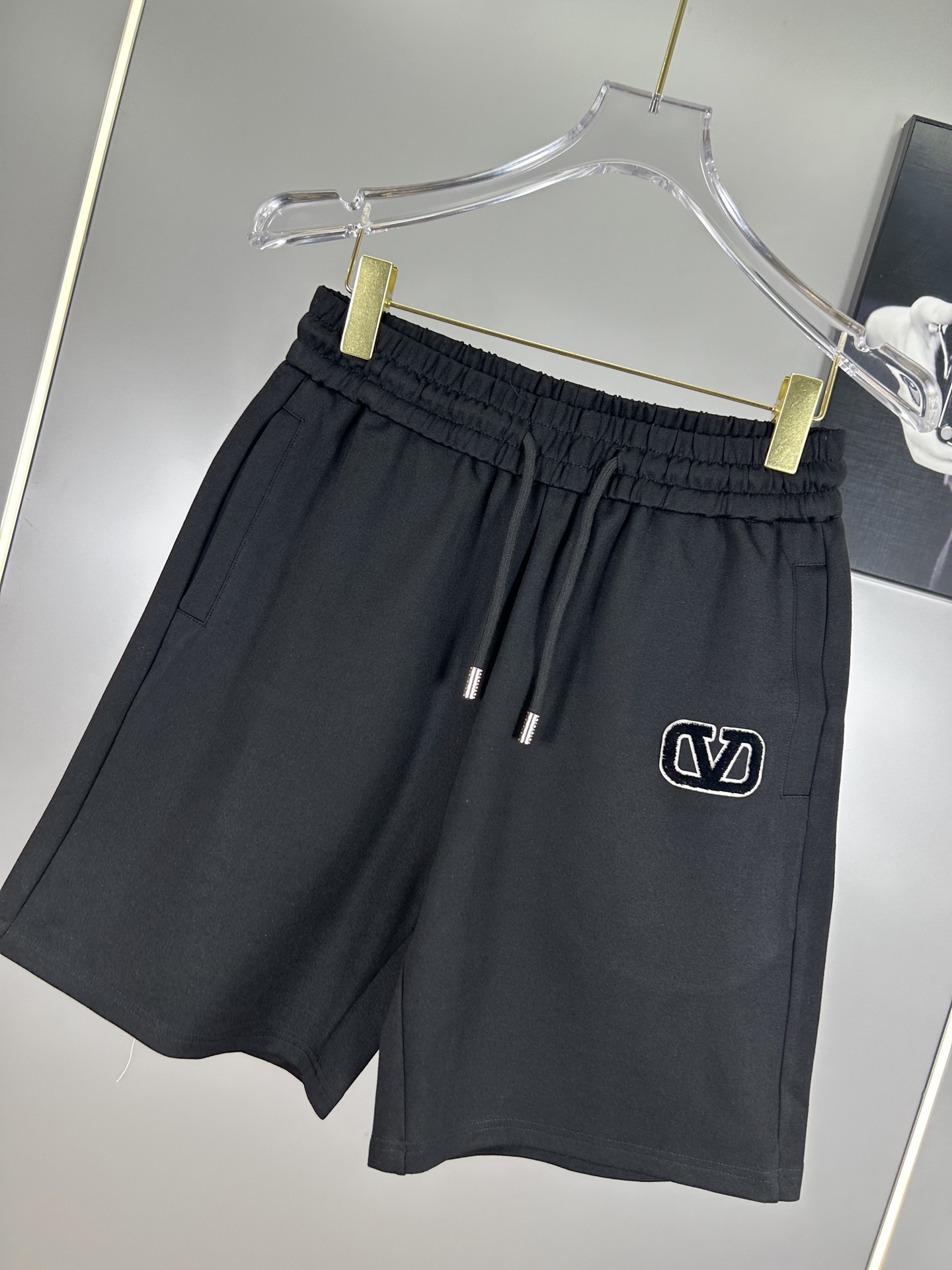 ヴァレンティノ「Valentino」2025 春夏コレクション ミニマル ウェビング スポーツショーツ