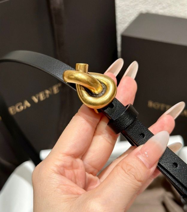 ボッテガ ヴェネタ「Bottega Veneta」ノットベルト レディース100CM
