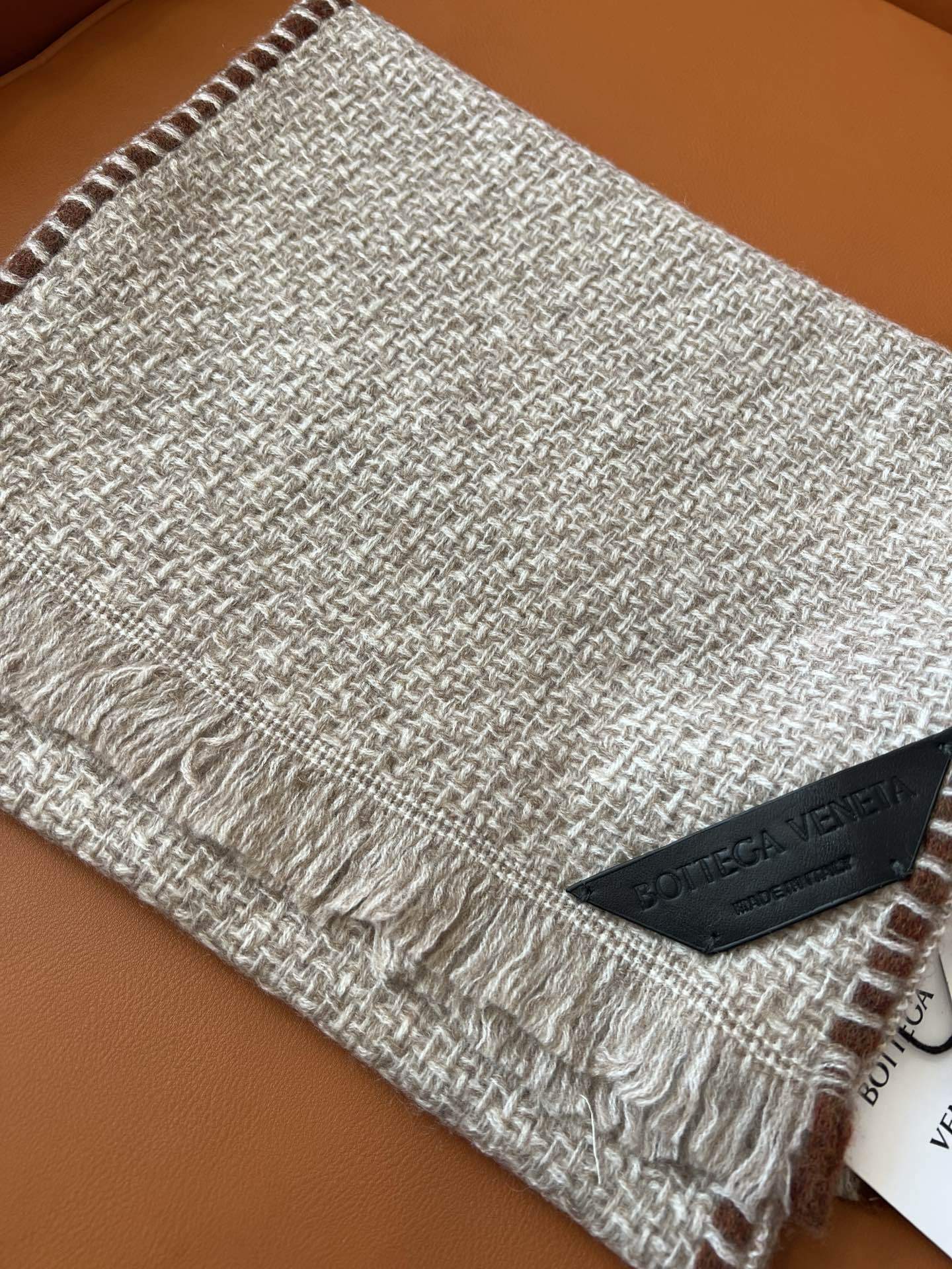 ボッテガ ヴェネタ「Bottega Veneta」イントレチャート キャシュミール マフラー30x180cm
