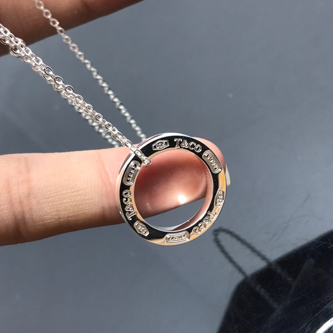 ティファニー「Tiffany & Co.」1837 シリーズ CNC彫刻プレートネックレス