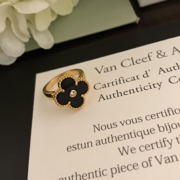ヴァン クリーフ＆アーペル「Van Cleef & Arpels」 Vintage Alhambra クラシック 四つ葉 リング