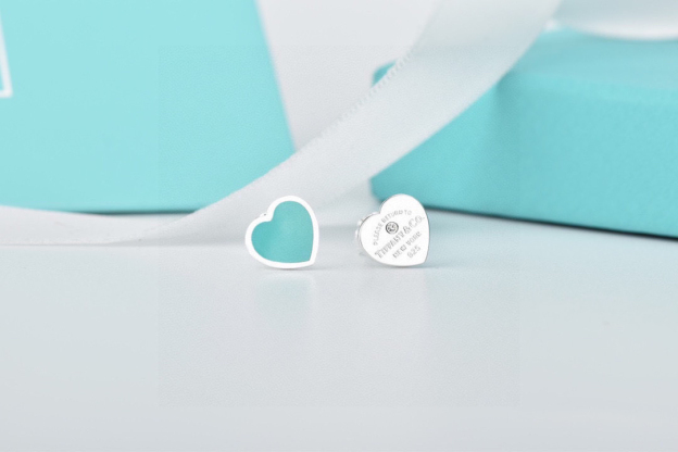 ティファニー「Tiffany & Co.」ハートエナメル アシンメトリーイヤリング