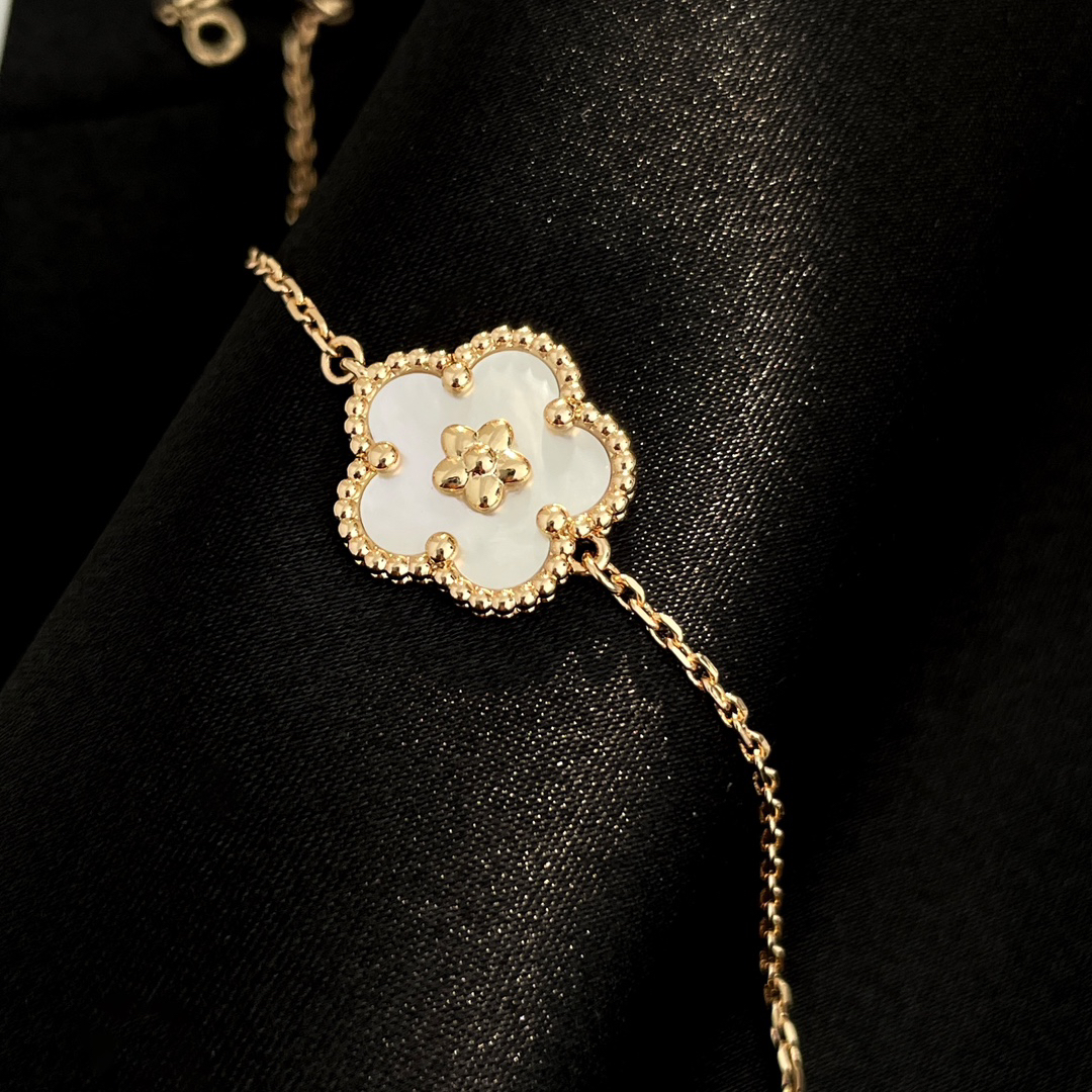ヴァン クリーフ＆アーペル「Van Cleef & Arpels」Lucky Spring 18Kローズゴールド ホワイトベリル シングルフラワー ブレスレット16cm～18cm