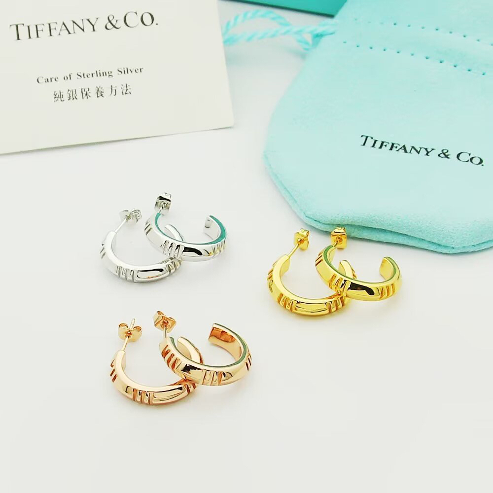 ティファニー「Tiffany & Co.」Atlas X ローマンアラビックフープピアス