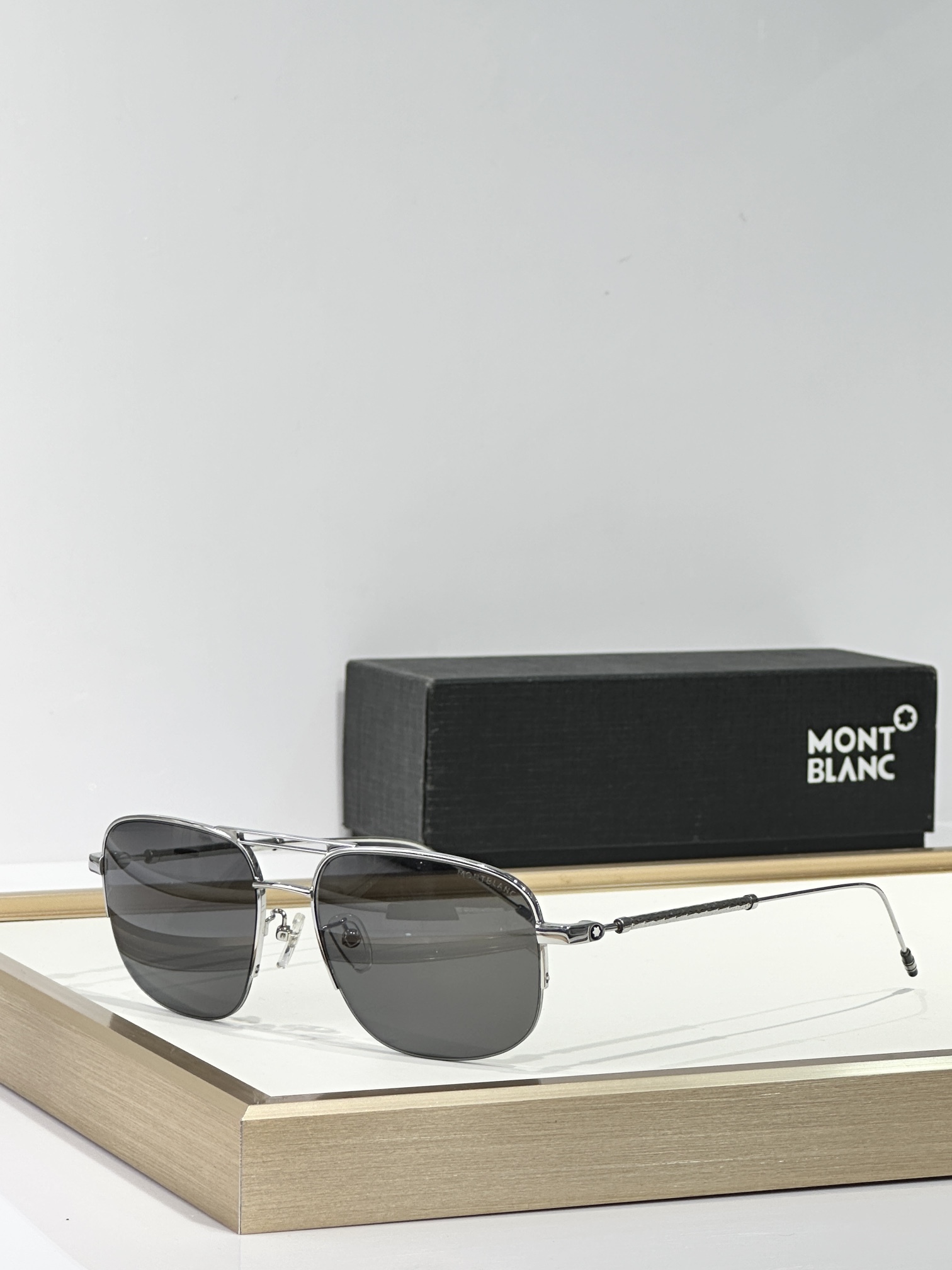 モンブラン「Montblanc」ミニマリスト フレームレス サングラス