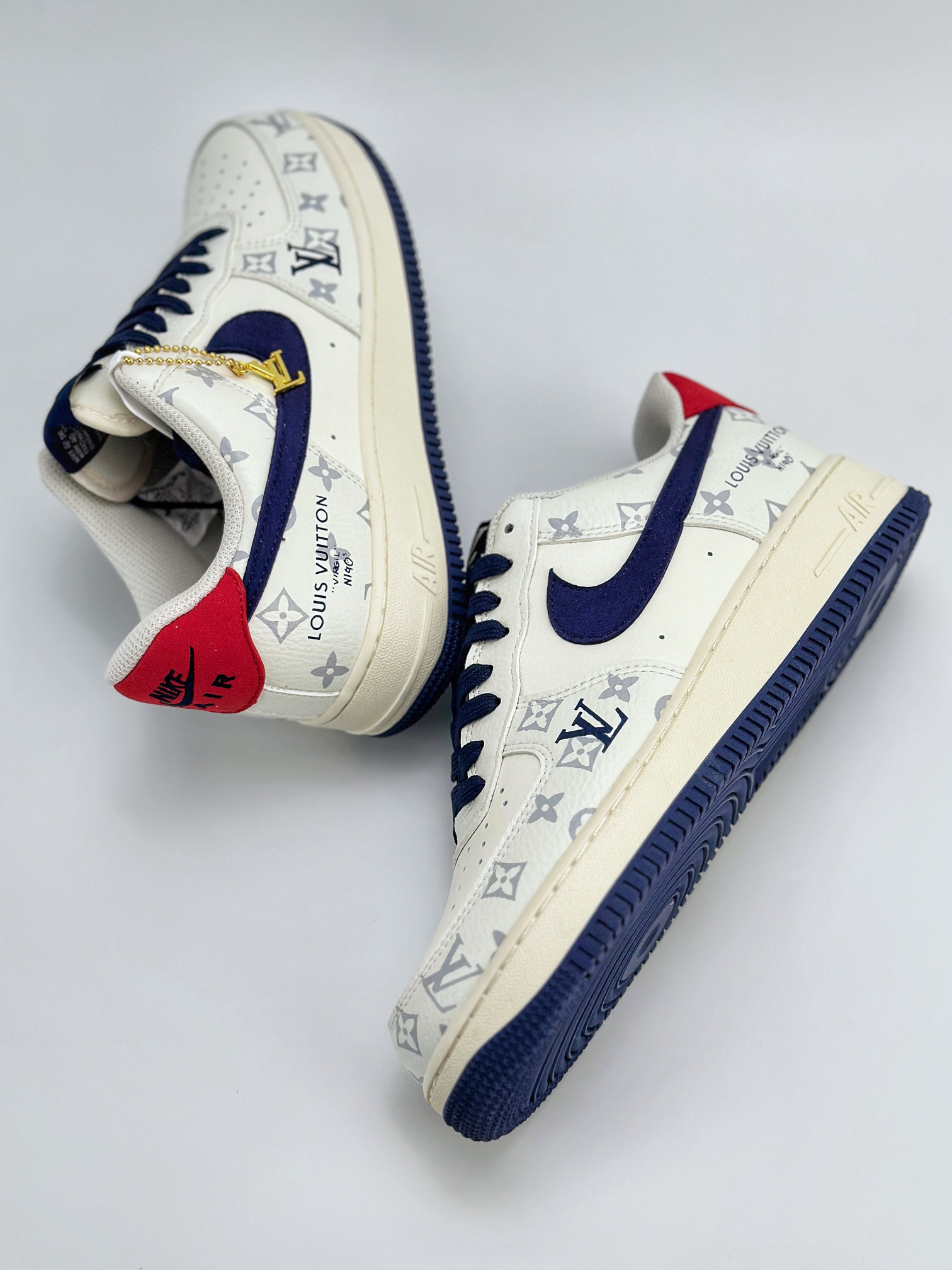 「コラボモデル」Louis Vuitton x Nike Air Force 1 Low スニーカー