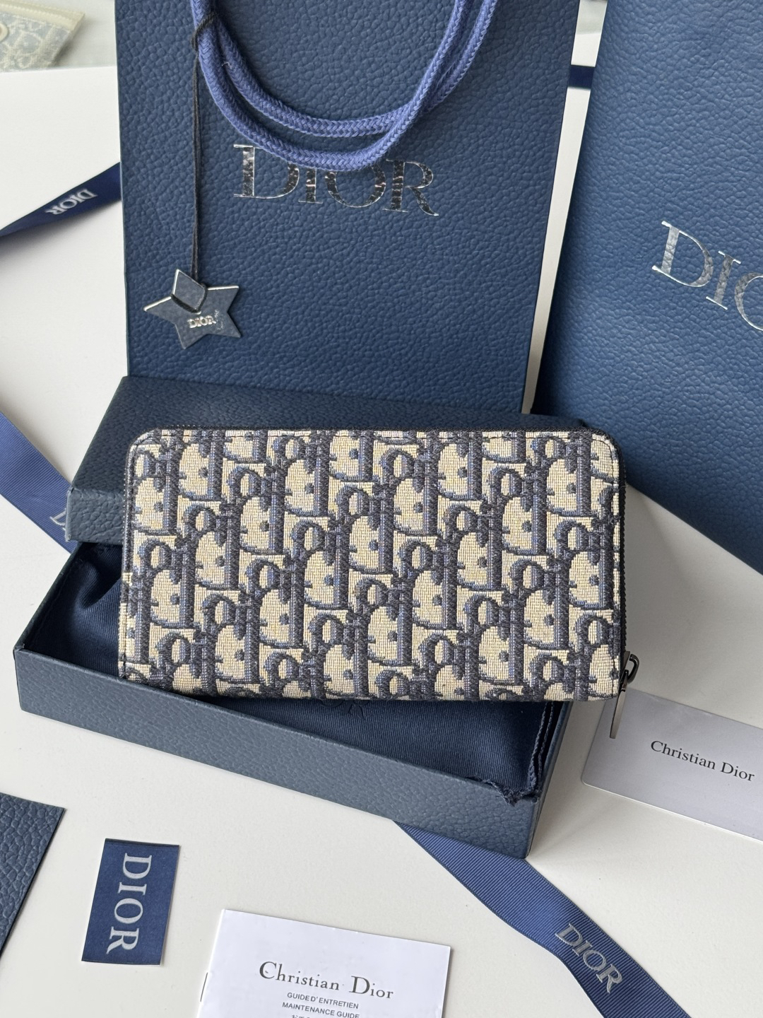 ディオール「Dior」ジップアラウンド ロングウォレット