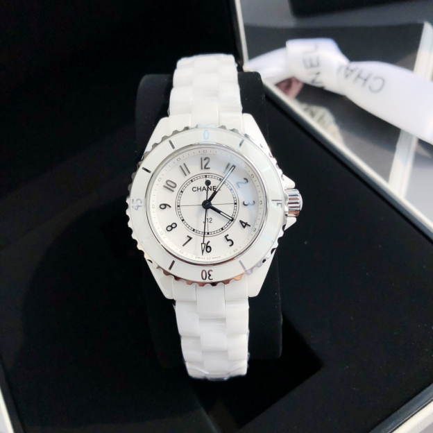 シャネル「Chanel」J12 キャリバー 33MM